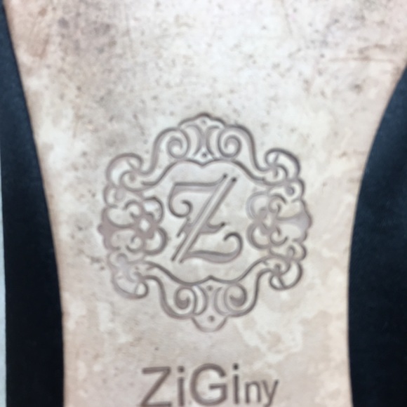 ZiGiny Hostile black flats faux diamond ankle band - Picture 11 of 13